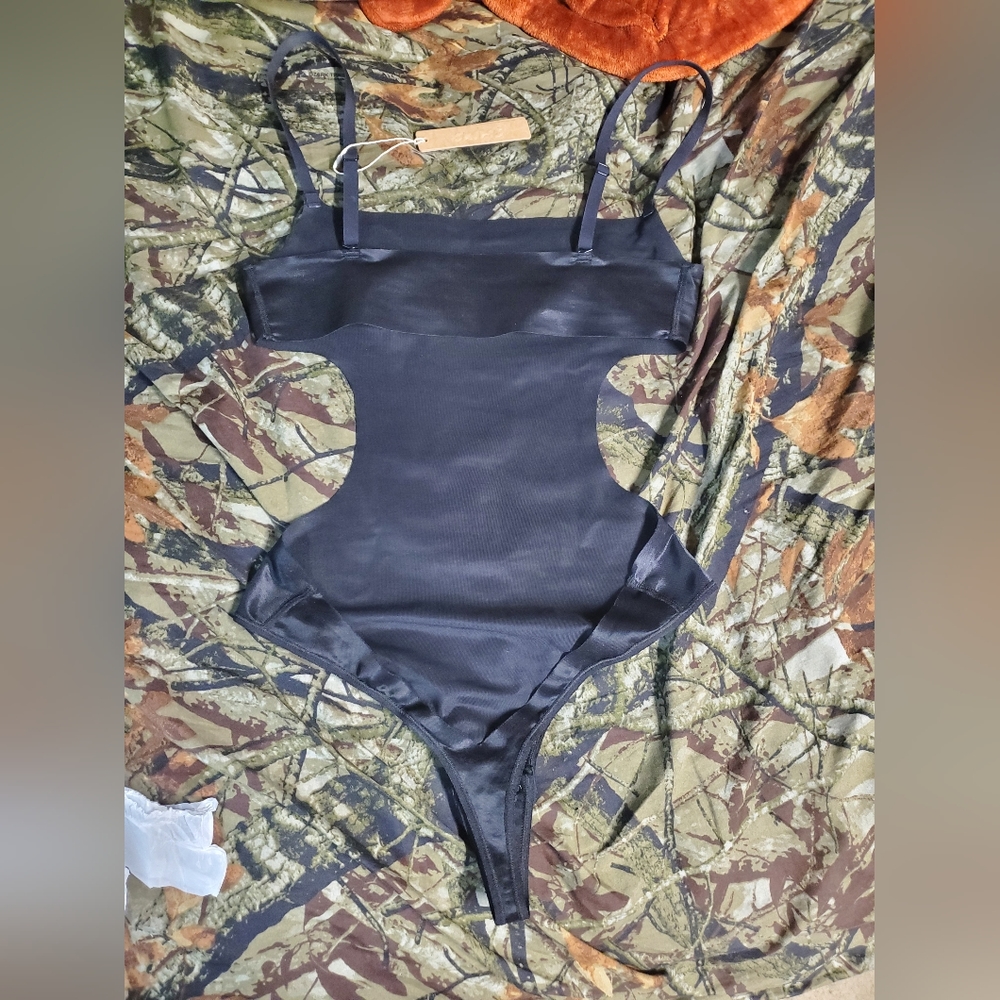 Skims bodysuit - Picture 3 of 5